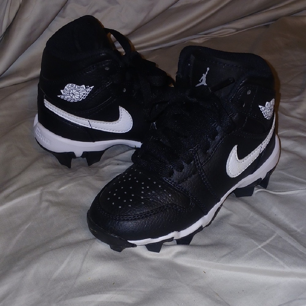 Nike Kids Black and White Sneakers